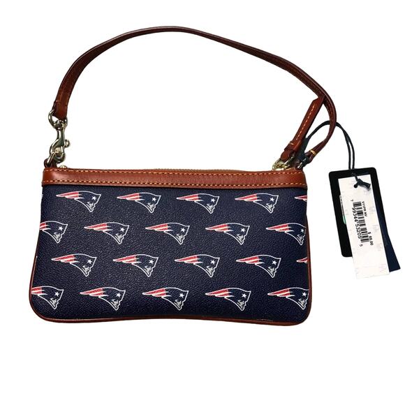 Dooney & Bourke Patriots Leather Wristlet - New with tags - Picture 4 of 10